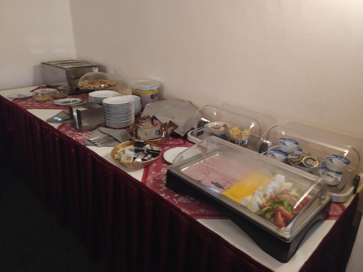 Penzion A Restaurace Nad Hradem Křivoklát المظهر الخارجي الصورة