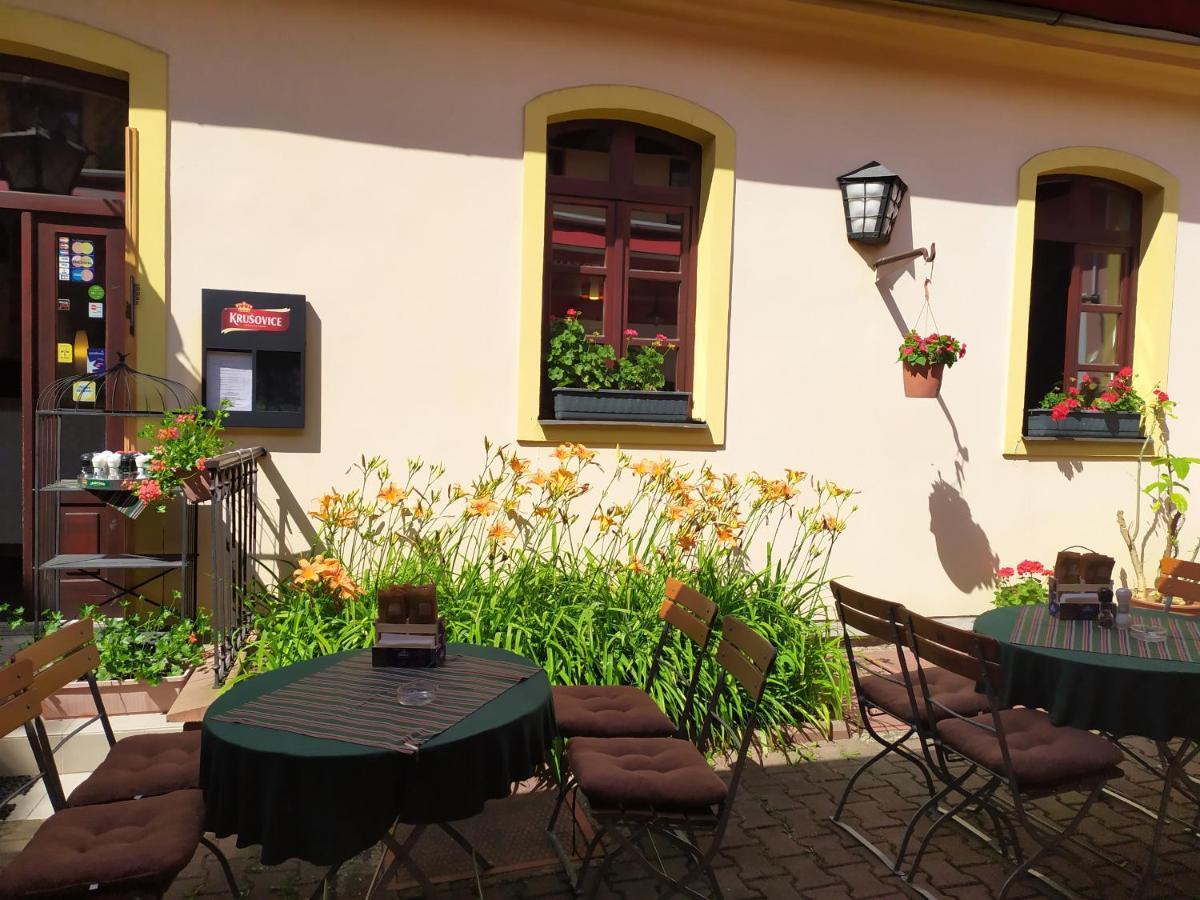 Penzion A Restaurace Nad Hradem Křivoklát المظهر الخارجي الصورة