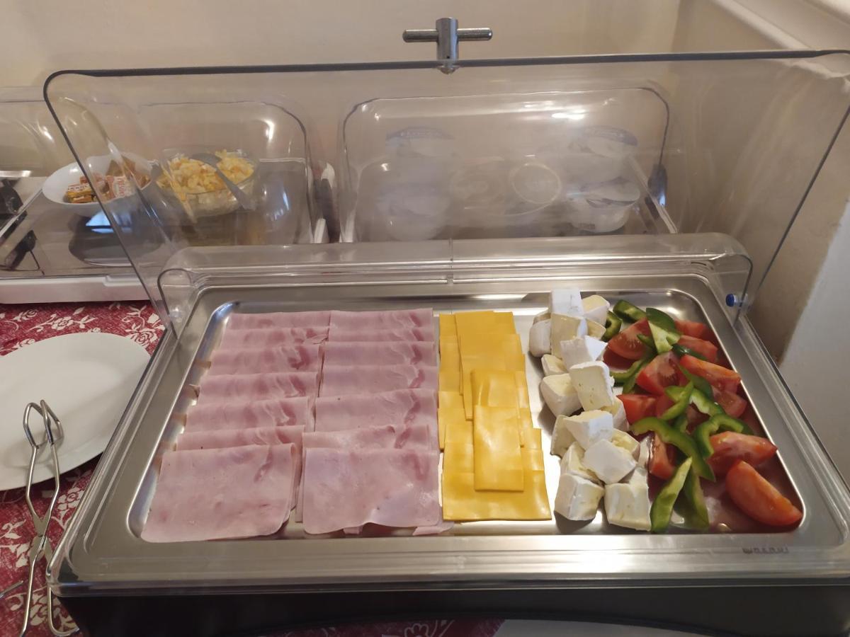 Penzion A Restaurace Nad Hradem Křivoklát المظهر الخارجي الصورة