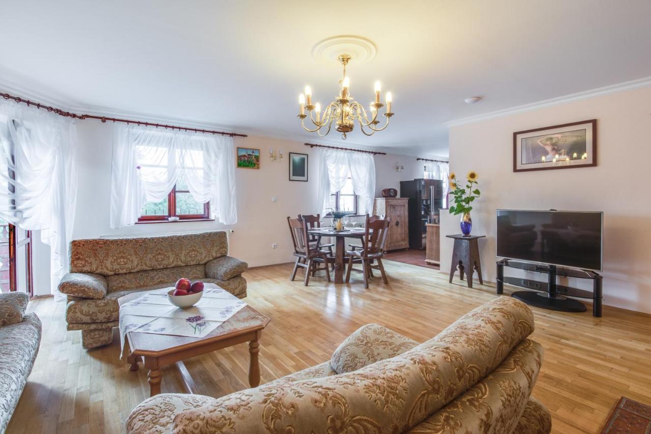 Penzion A Restaurace Nad Hradem Křivoklát المظهر الخارجي الصورة