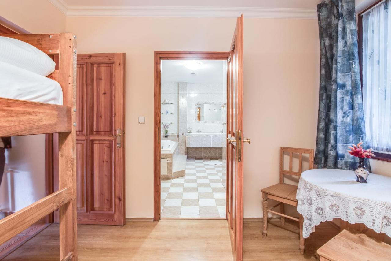 Penzion A Restaurace Nad Hradem Křivoklát المظهر الخارجي الصورة