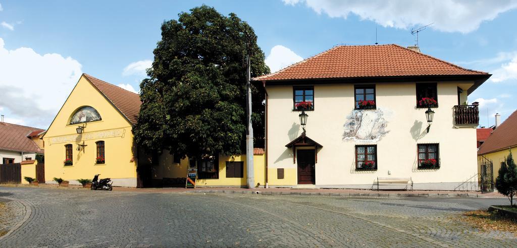 Penzion A Restaurace Nad Hradem Křivoklát المظهر الخارجي الصورة