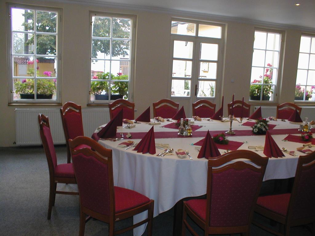 Penzion A Restaurace Nad Hradem Křivoklát المظهر الخارجي الصورة