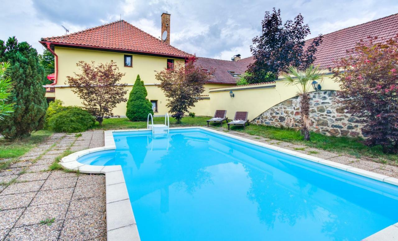 Penzion A Restaurace Nad Hradem Křivoklát المظهر الخارجي الصورة