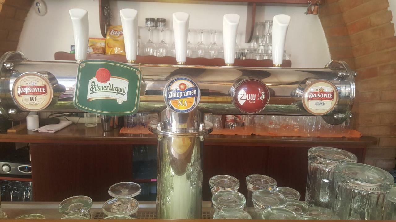 Penzion A Restaurace Nad Hradem Křivoklát المظهر الخارجي الصورة
