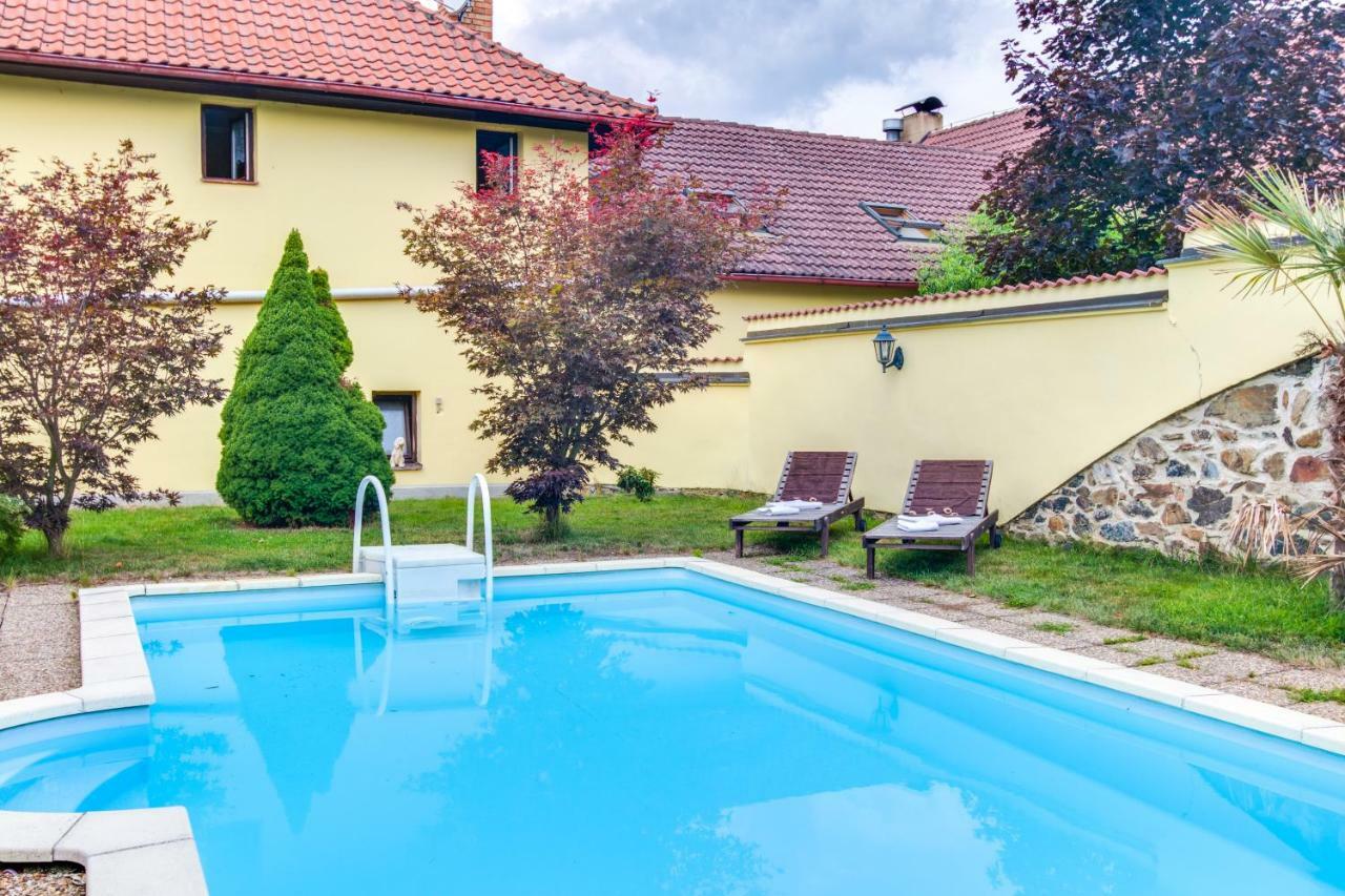 Penzion A Restaurace Nad Hradem Křivoklát المظهر الخارجي الصورة